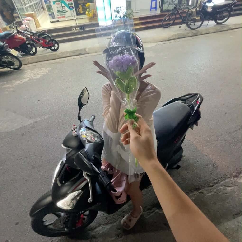 Đây là quà em tặng mẹ Hoa nhân dịp 20/10 nè