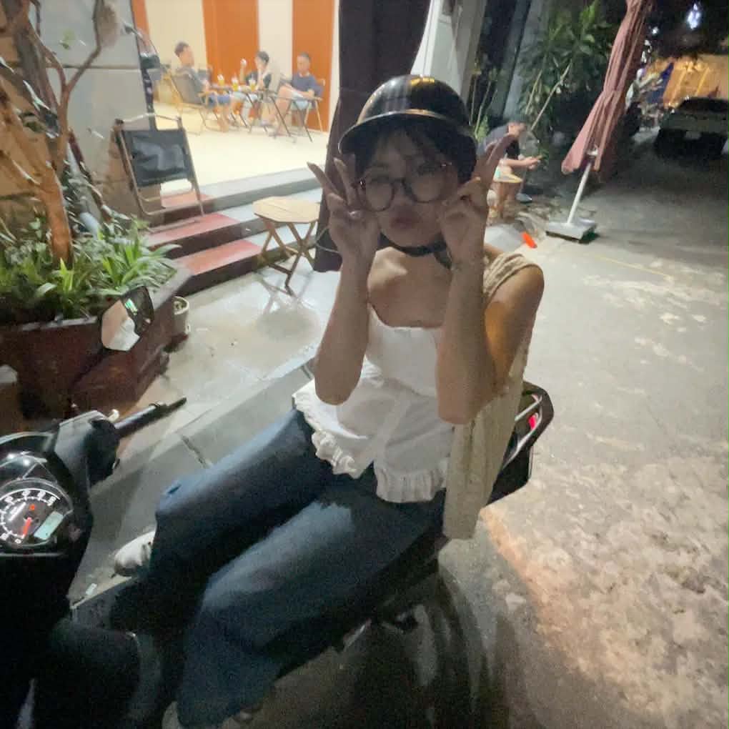 Bức ảnh anh chụp cho em mỗi khi mình gặp nhau sau khi em đi làm về nè